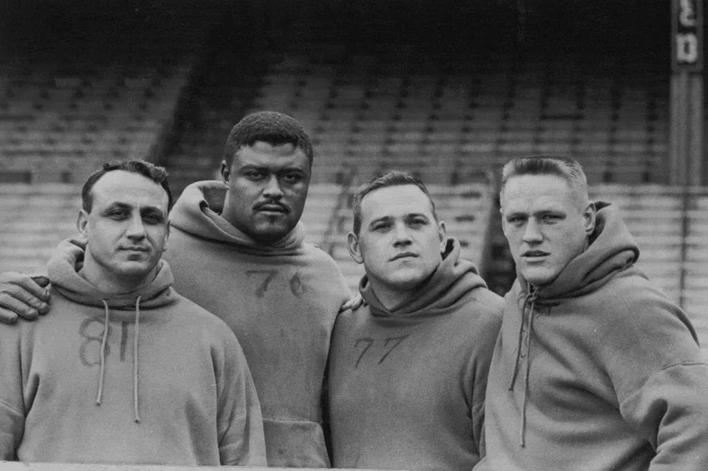 Історія худі: від монастирських шат до символу вуличного стилю