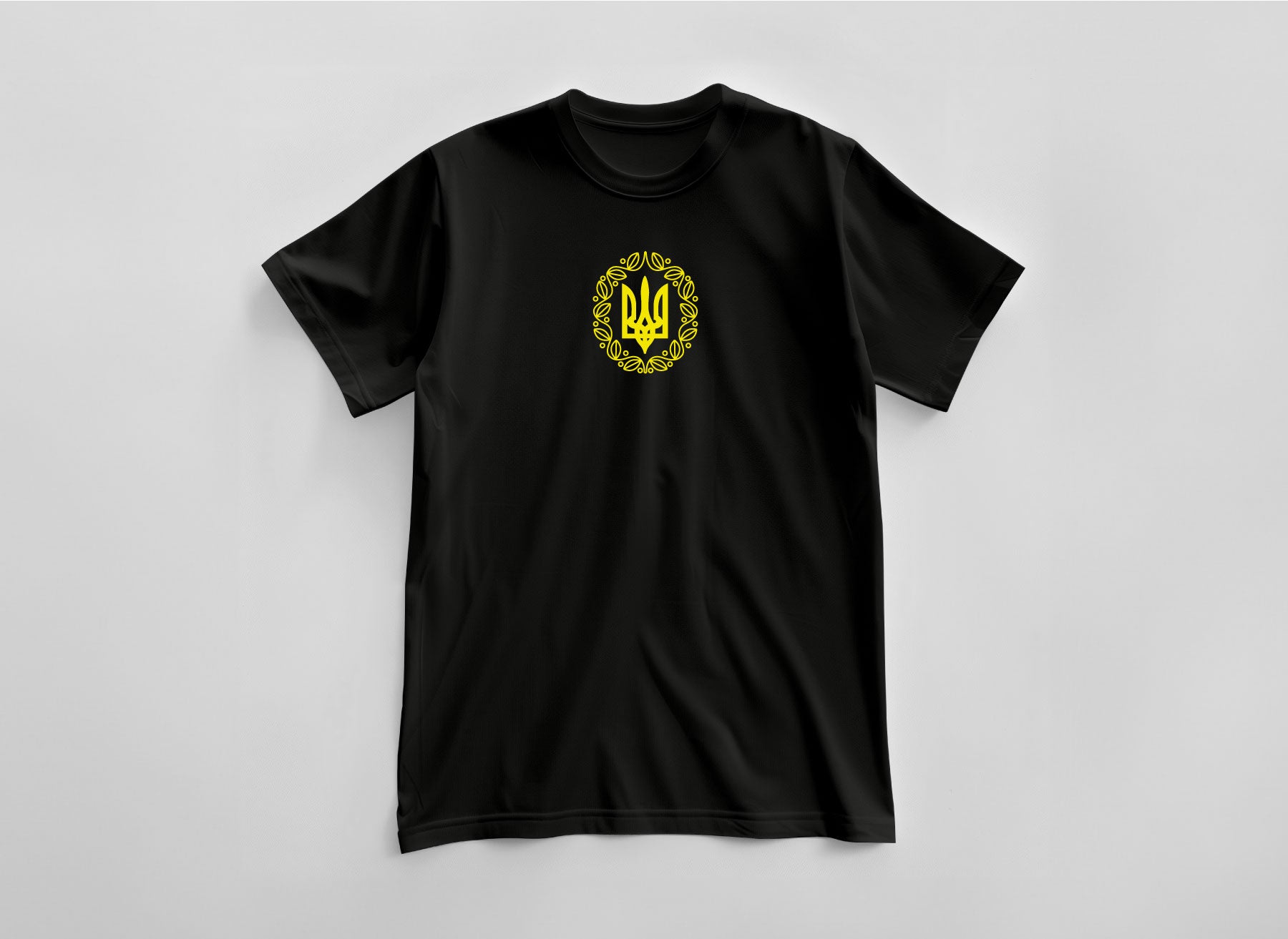 T-shirt "Trident in ornament"